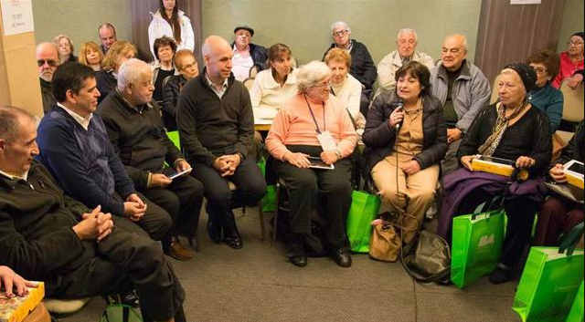 Gobierno de Buenos Aires pone en funcionamiento ‘Tinder’ para adultos mayores