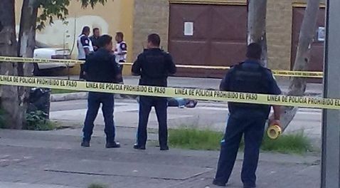 Asesinan a hombre frente a iglesia en León