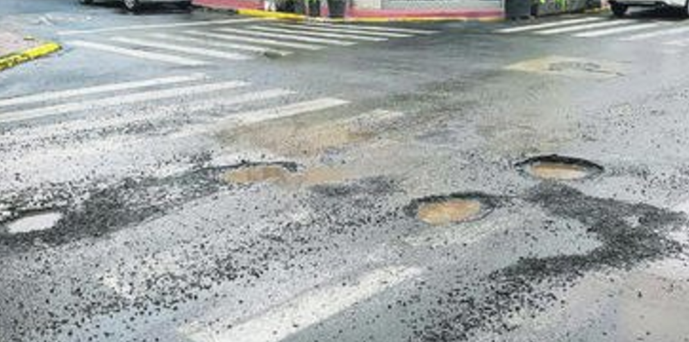 Denuncian baches en calles con nueva repavimentación en Guadalajara