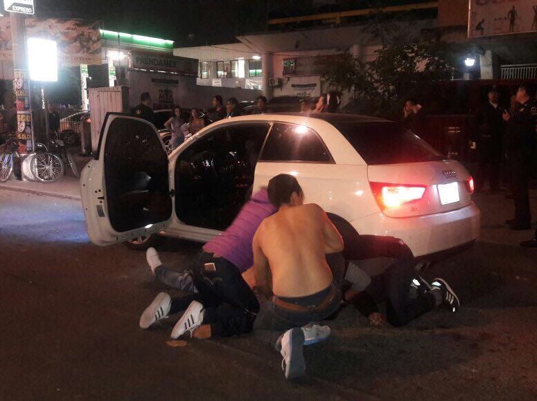 Asesinan a menor y a hombre en la delegación Cuauhtémoc - balacera-buenavista-@Miky1975_