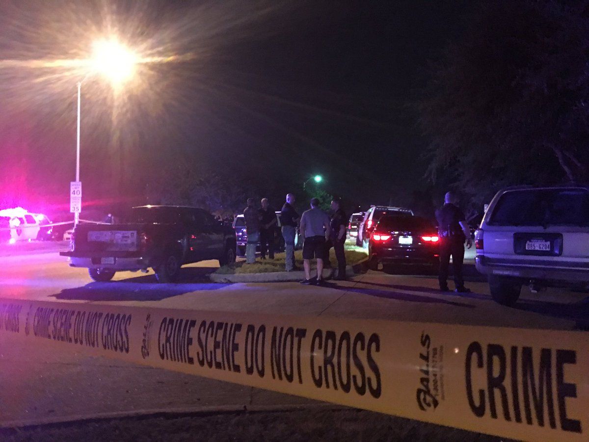 Balacera en Texas deja al menos ocho muertos