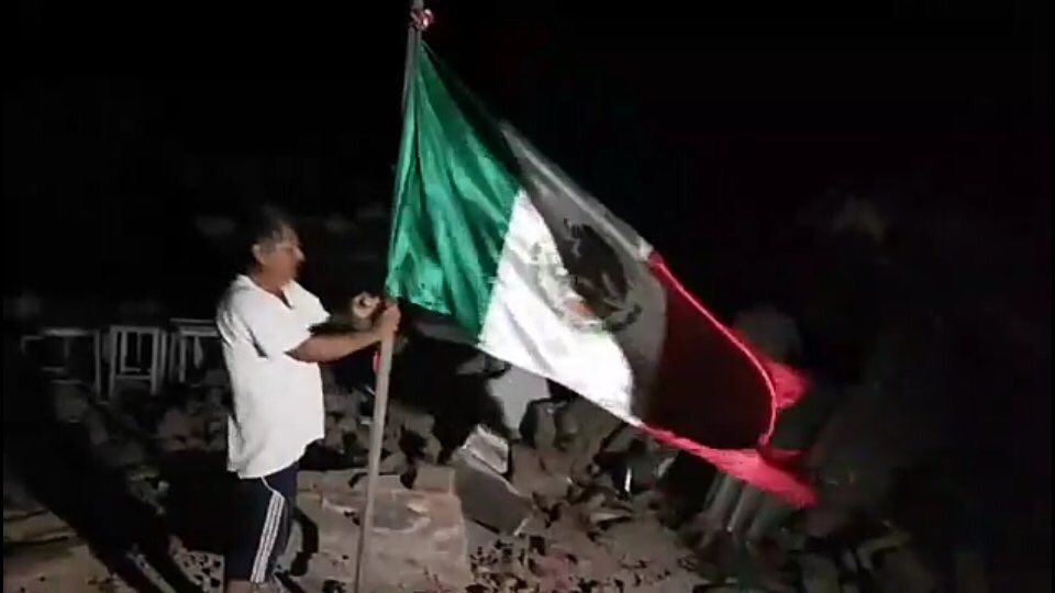 Francisco se solidariza con México - bandera-juchitán-3