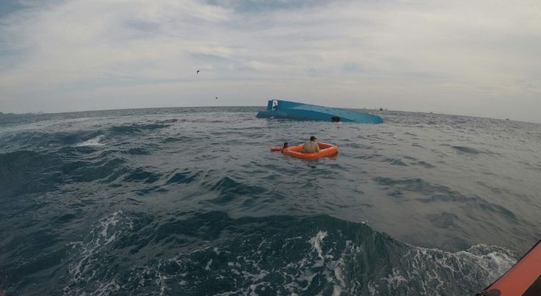 Se hunde barco camaronero en Sinaloa