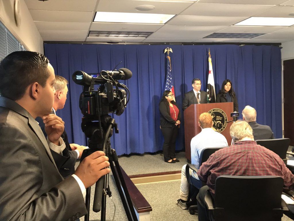Procurador de California demandará a Trump por eliminar DACA - beccerra-california1-1024x768