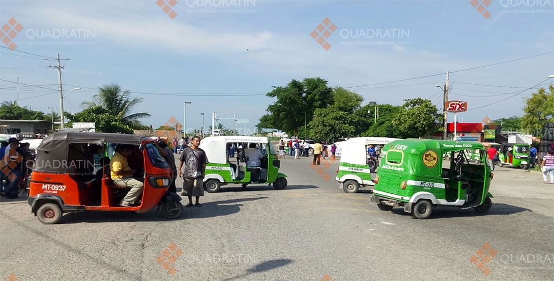 Bloquean cinco carreteras en la región del Istmo - bloq