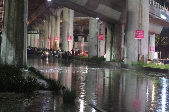 Llueven 11 mil millones de litros de agua en la Ciudad de México - caos-lluvias1