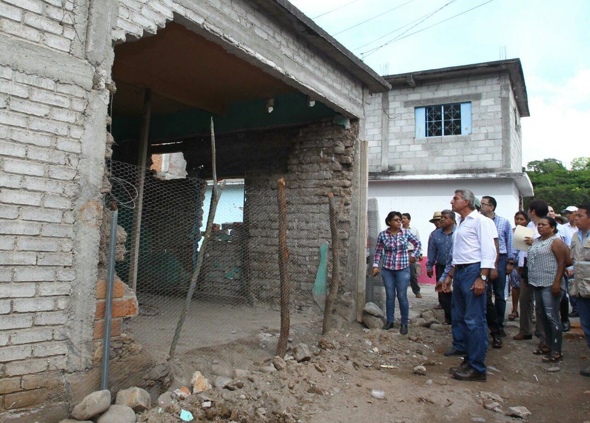 Construyen casa a anciana damnificada por sismo en Puebla - casas-en-puebla-1