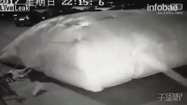 #Video Menor salta desde piso 33 en China