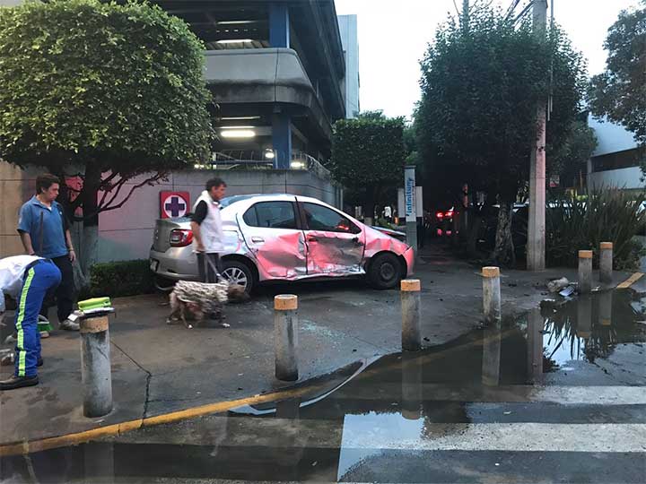 Choque provoca volcadura en Torres Adalid y Adolfo Prieto - choque-del-valle-2