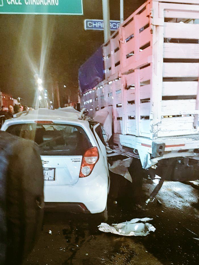 Choque deja tres muertos frente al Metro Chabacano - choque-metro-chabacano1