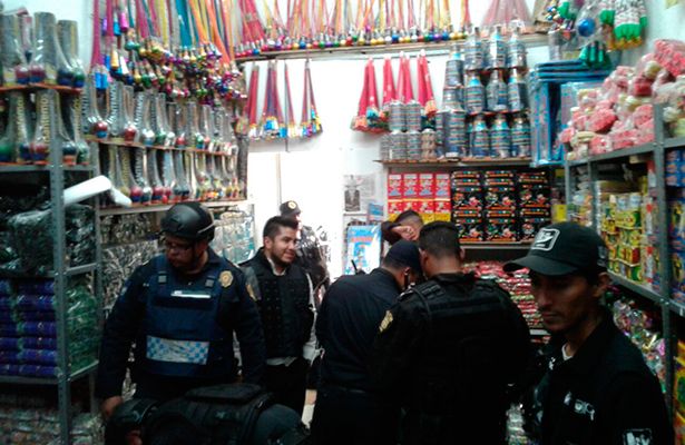 Aseguran más de 12 toneladas de cohetes en bodegas del Centro - cohetes-centro-1