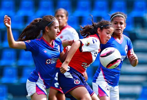 Comisión de Árbitros aclara polémica en Liga MX Femenil - cruz-azul-23