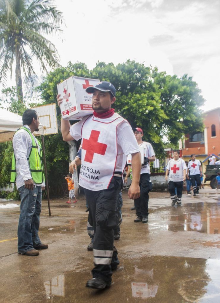 Cruz Roja ha enviado 343 toneladas de víveres a damnificados por sismo - cruz-roja-1-1-742x1024