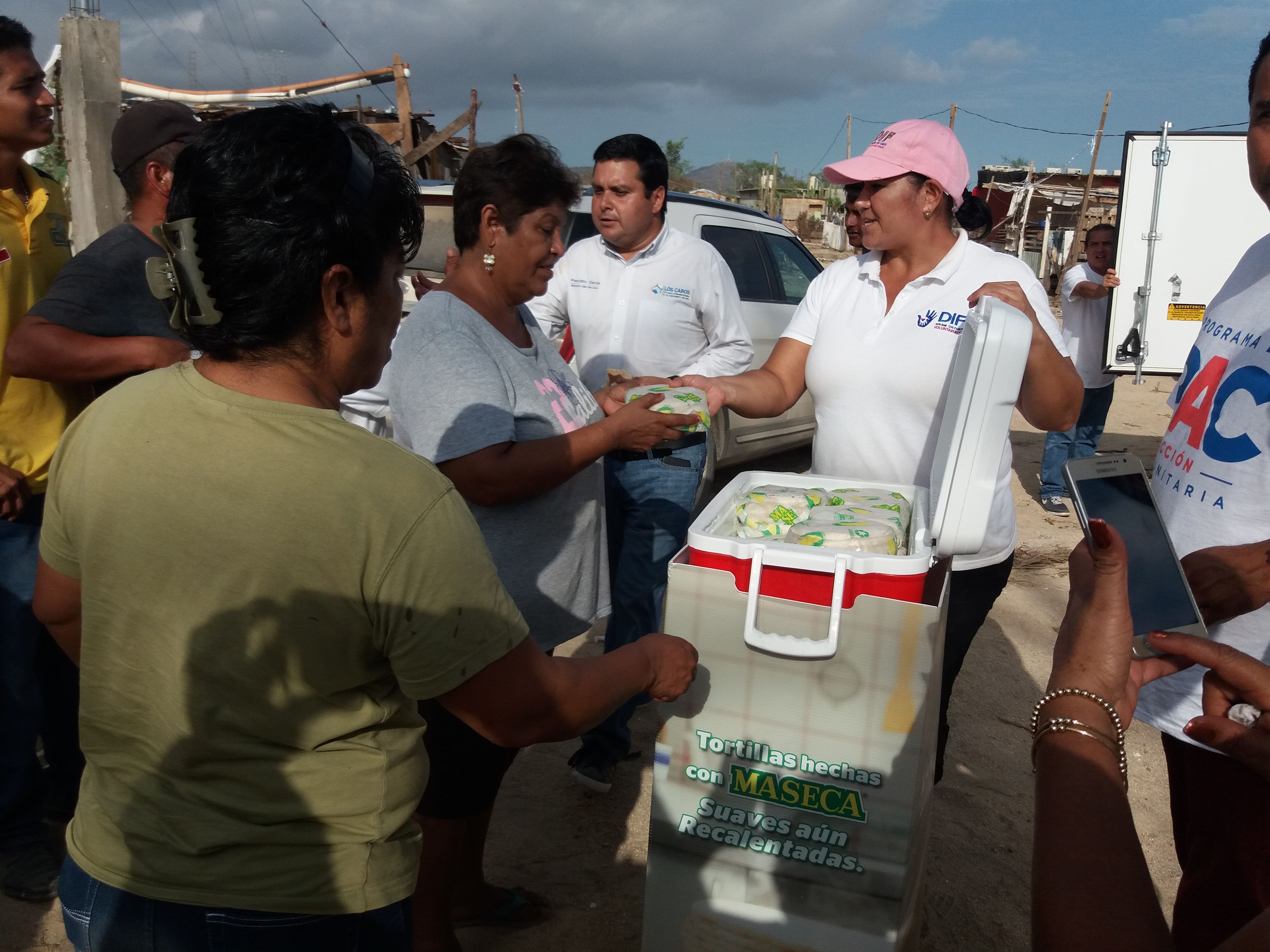 Envían tortillas a damnificados por Lidia