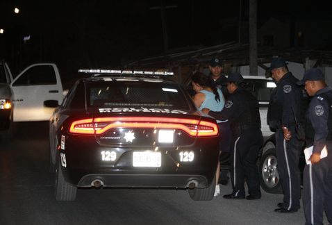 Detienen a tres mujeres durante persecución en Monterrey