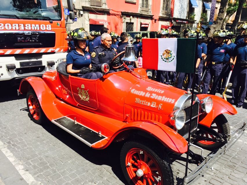 Concluye el Desfile Militar del 207 aniversario de la Independencia de México - dm7