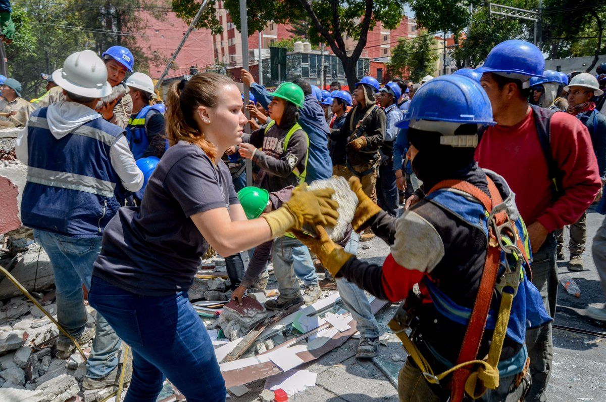 Aumenta a 160 muertos por sismo en la ciudad: Mancera - enrique-rebsamen
