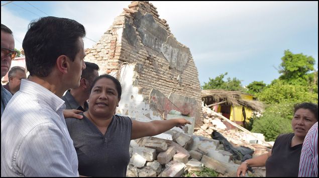 Regresa Peña Nieto a Oaxaca para supervisar la ayuda a los damnificados