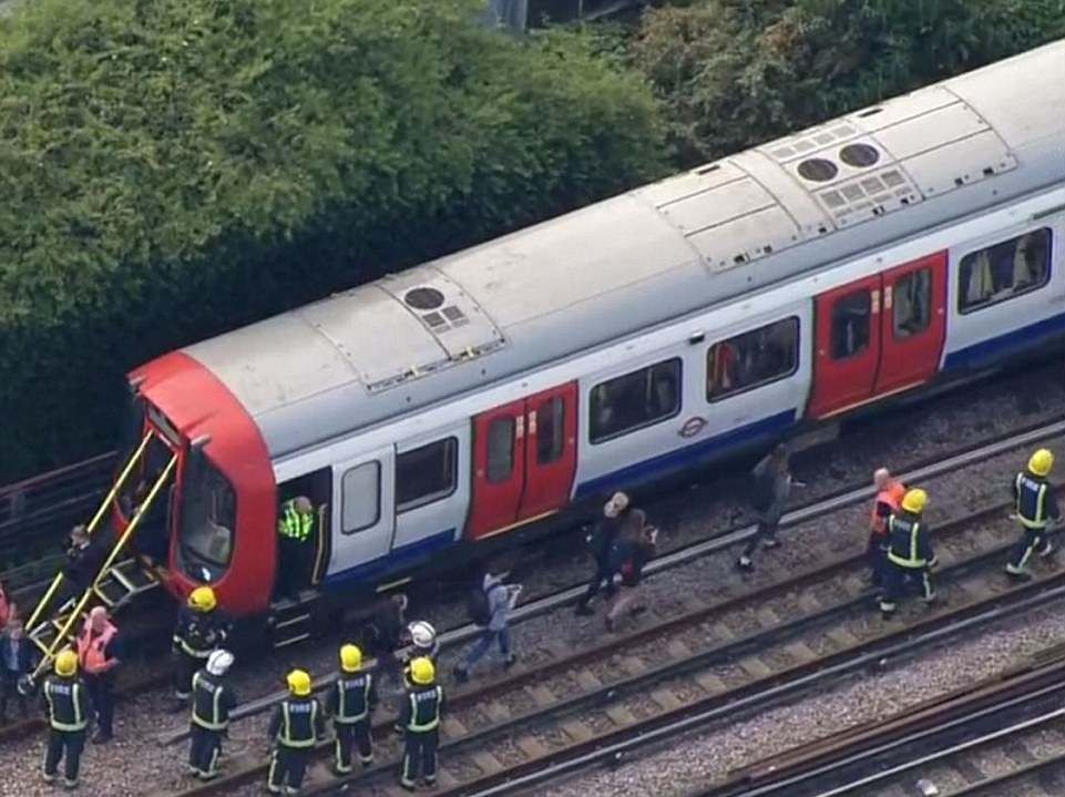 Reino Unido baja de "crítico" a "grave" nivel de alerta terrorista - explosivo-metro-londres-pa-e1505662922598