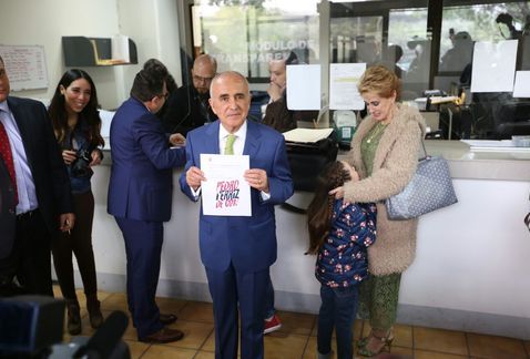 Ferriz de Con se registra como aspirante a candidatura independiente