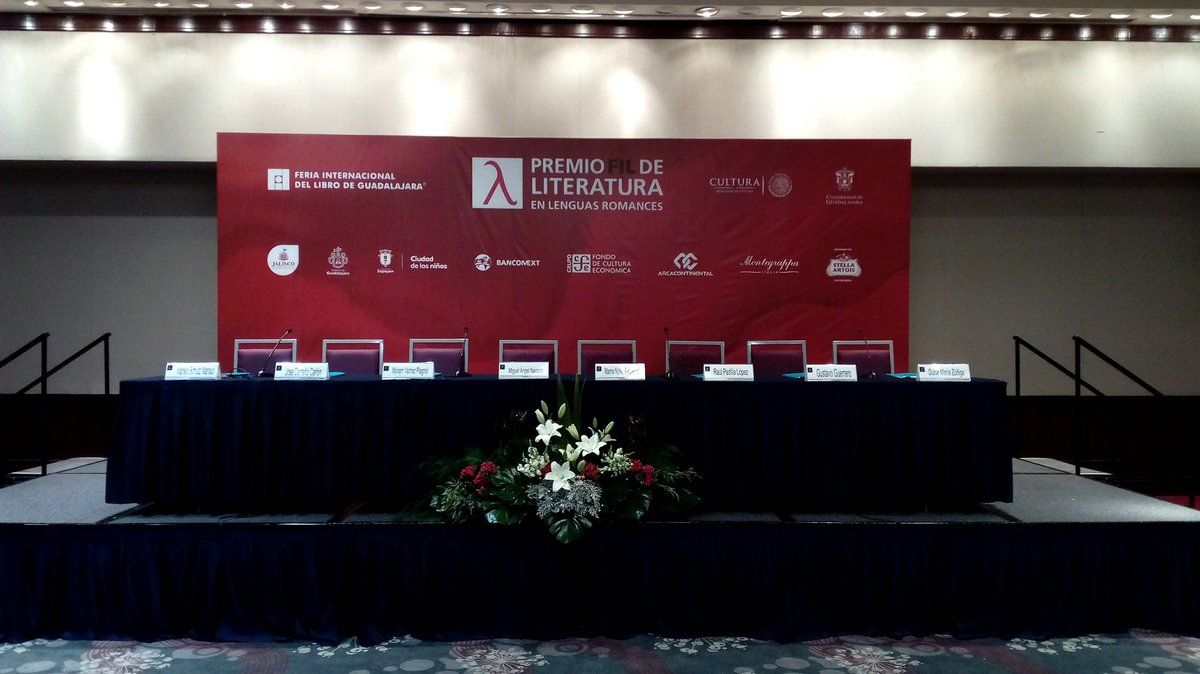 Otorgan a Emmanuel Carrére premio FIL de Literatura en Lenguas Romances - fil-guadalajara