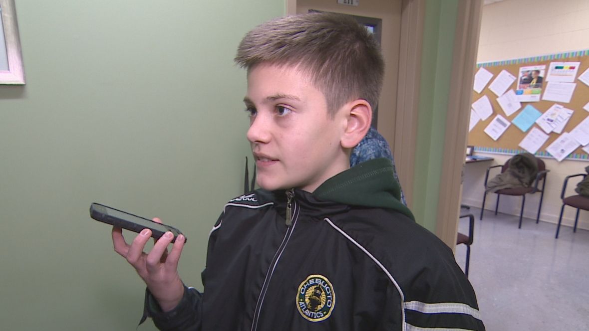 Francia planea prohibir los celulares en las escuelas - francia-escuelas