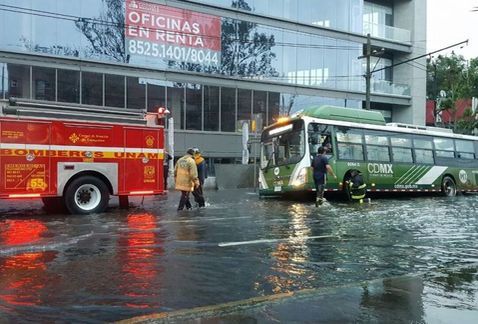 Fugas e inundaciones aquejan a la Ciudad de México