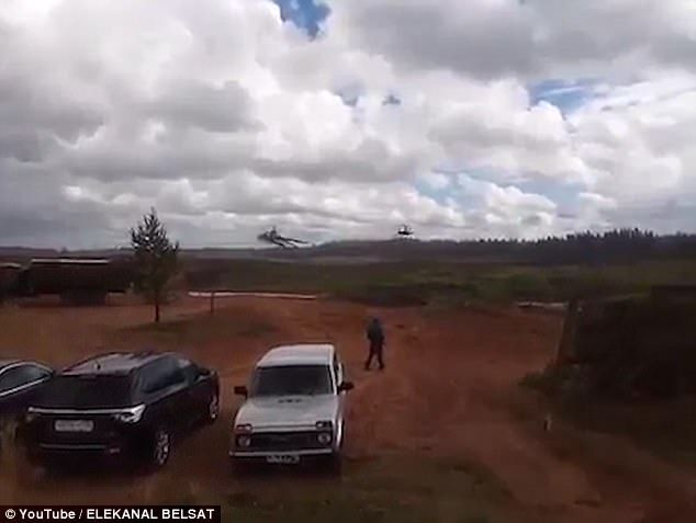 #Video Helicóptero ruso ataca a civiles por error - helicoptero-rusia