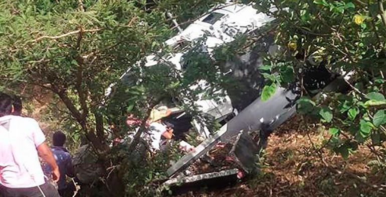 Caída de helicóptero que transportaba víveres a Oaxaca deja un muerto - helicoptero