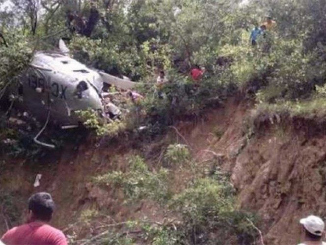Caída de helicóptero que transportaba víveres a Oaxaca deja un muerto
