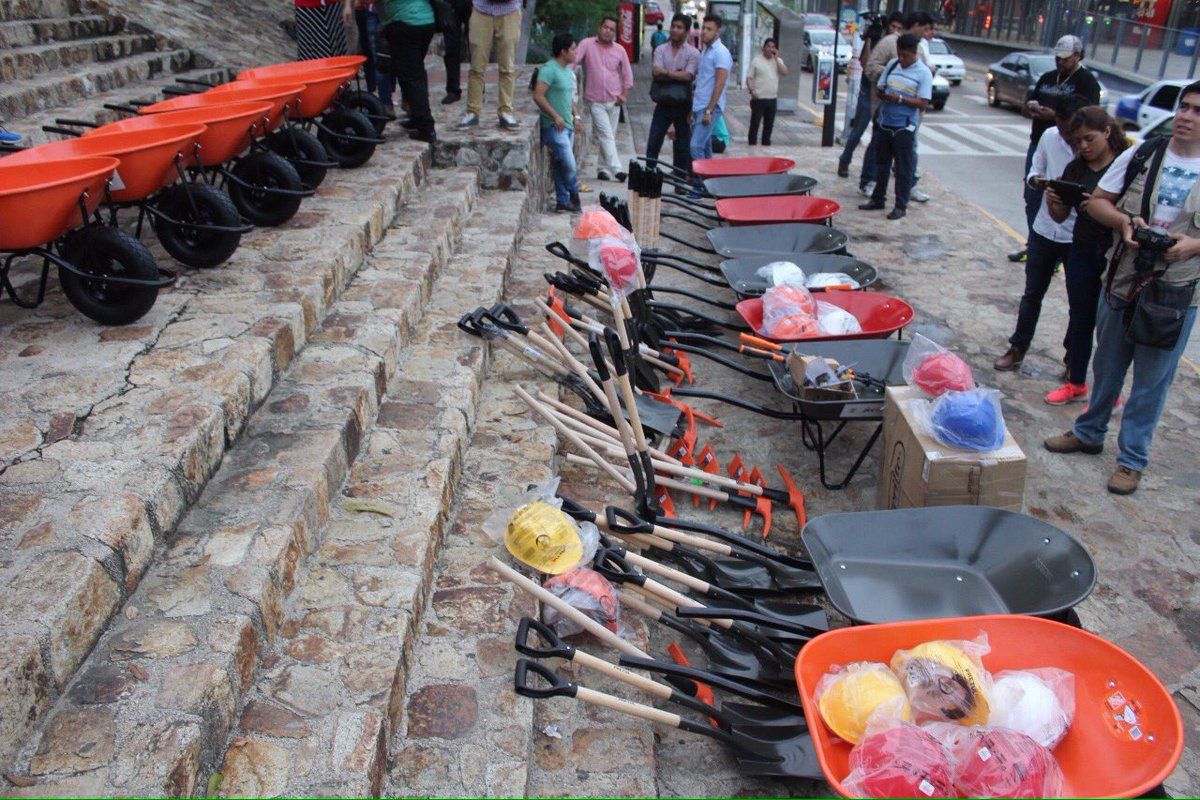 Acapulco envía camiones con herramientas a Ciudad de México - herramientas-acapulco-2