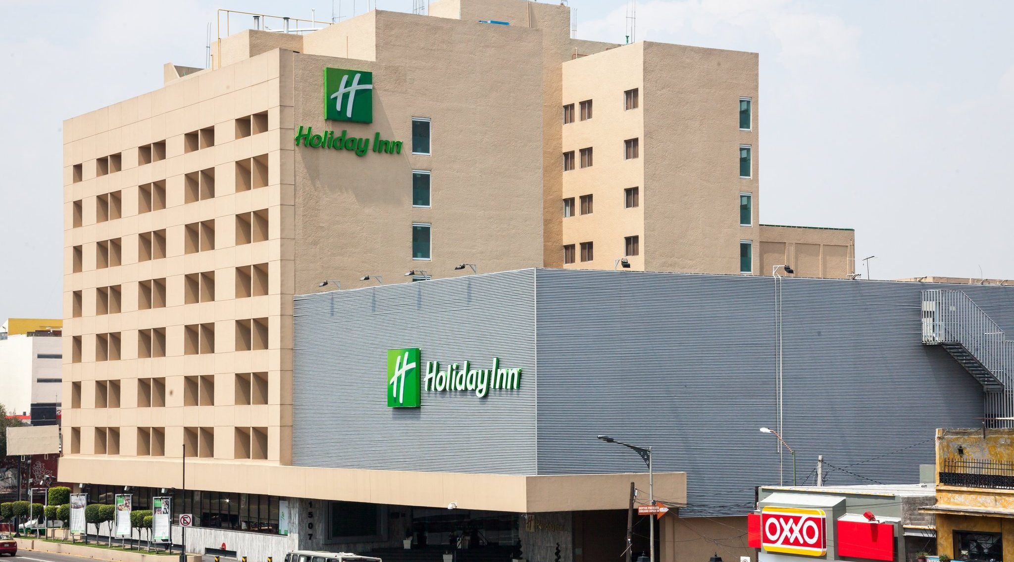 Cerrados tras sismo los hoteles Holiday Inn Coyoacán y Le Méridien en Reforma