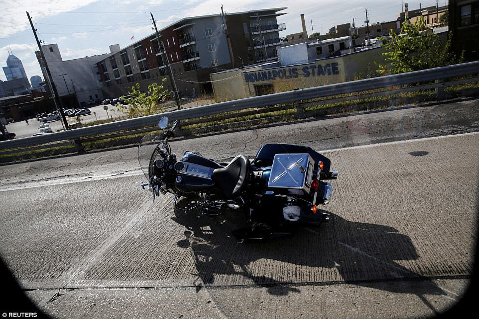 Policía queda herido tras escoltar a Trump al aeropuerto - indianapolis-trump
