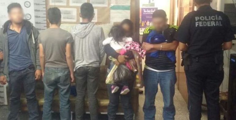 Rescatan a 27 indocumentados en el Estado de México