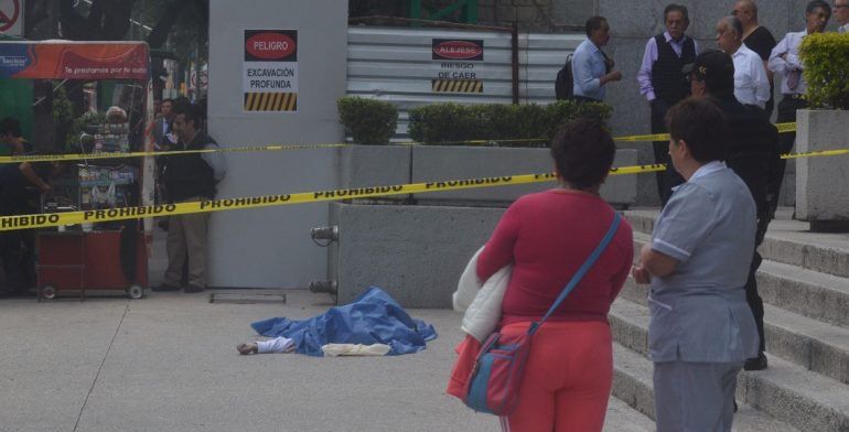 Hombre muere de infarto en Insurgentes