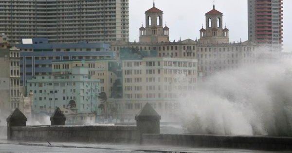 Irma se degrada a categoría 2 Irma se degrada a categoría 2