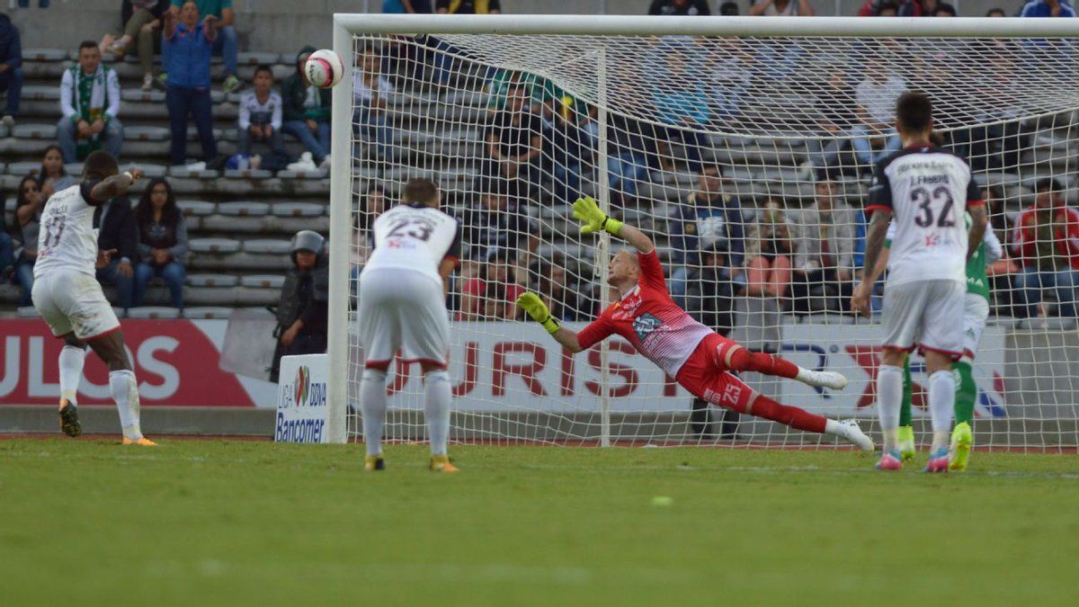 León golea a Lobos a domicilio - leon-lobos-2