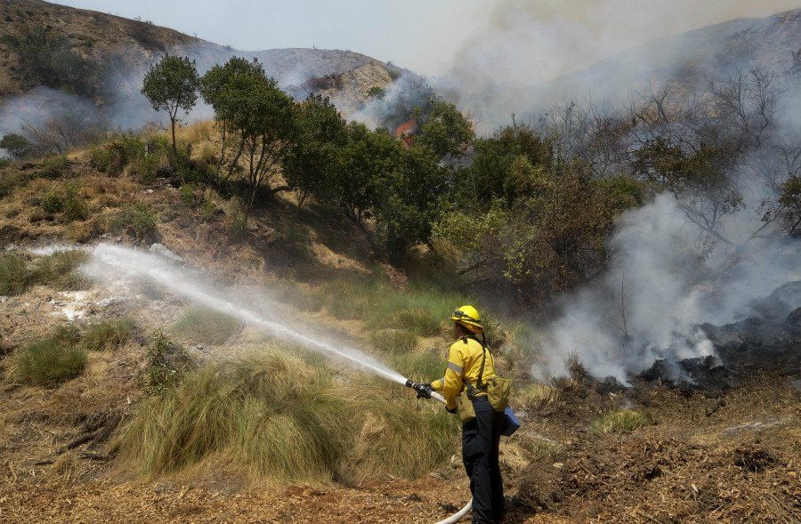 Los Ángeles enfrenta el incendio más grande de su historia - los-angeles-incendio-2
