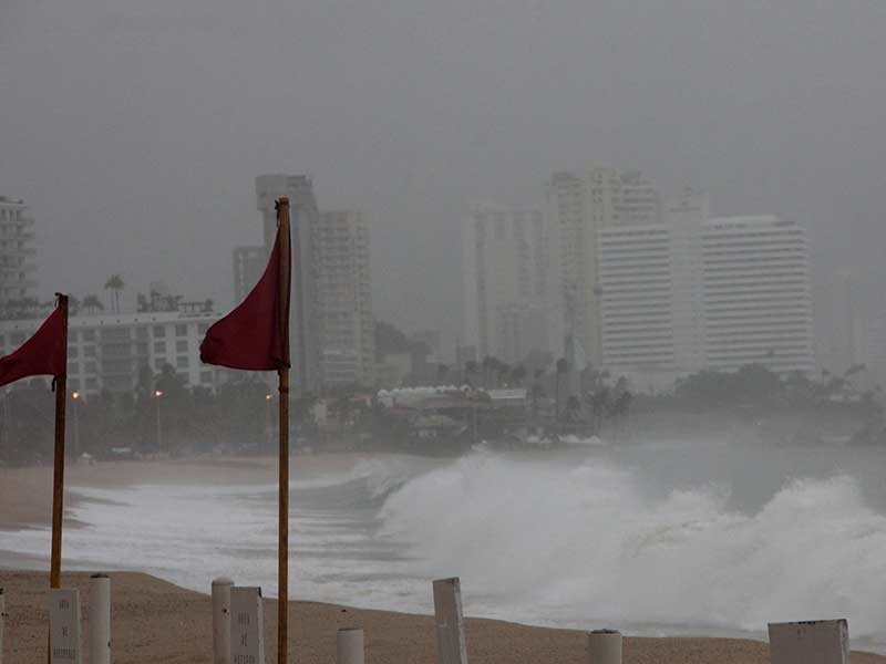 Ojo del huracán Max próximo a tocar tierra en Acapulco - max-2