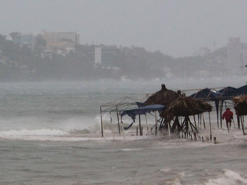 Ojo del huracán Max próximo a tocar tierra en Acapulco - max-3