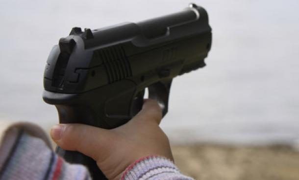 Niño de dos años mata accidentalmente a su padre