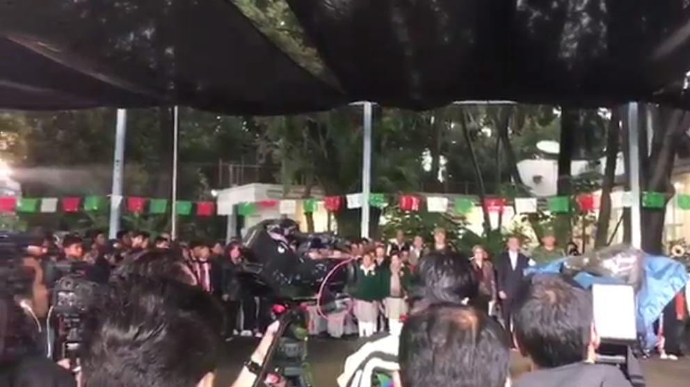 Minuto de silencio por las víctimas del sismo, en Secundaria Diurna 263 Minuto de silencio por las víctimas del sismo, en Secundaria Diurna 263