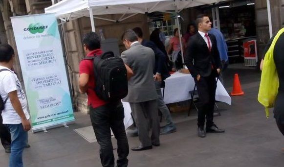 Instalan módulos para resolver dudas sobre seguros tras sismo