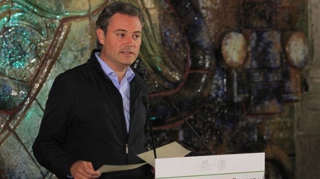 AMLO prefiere aliarse con Gordillo al futuro de los niños: Nuño