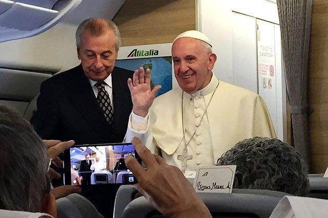 El papa Francisco llega a Colombia - papa-francisco