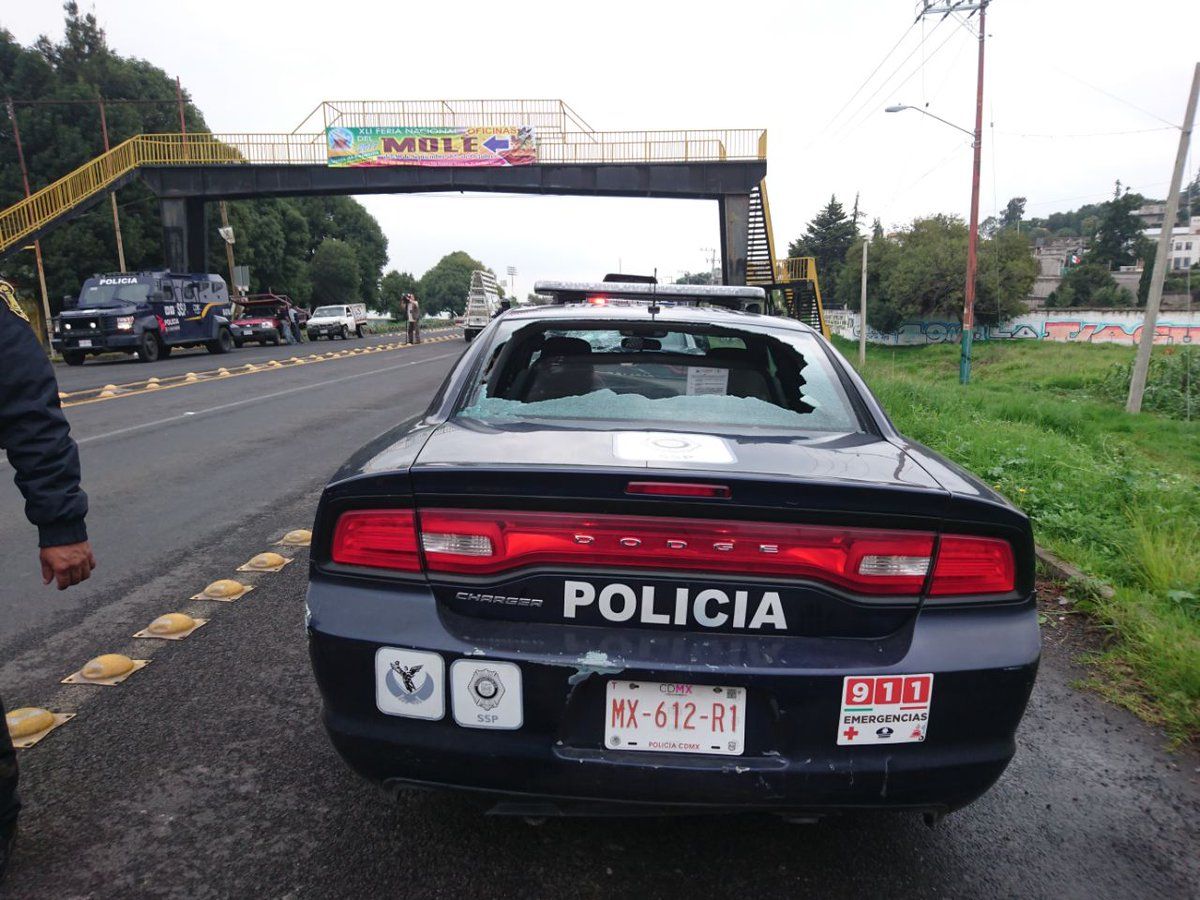 Intentan linchar a hombre en Milpa Alta y destruyen patrulla - patrulla