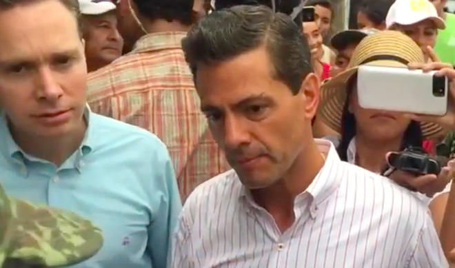 Enrique Peña Nieto visita zona de desastre en Chiapas