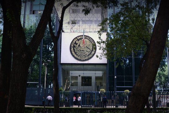 La PGR recibe a seis prófugos de Estados Unidos