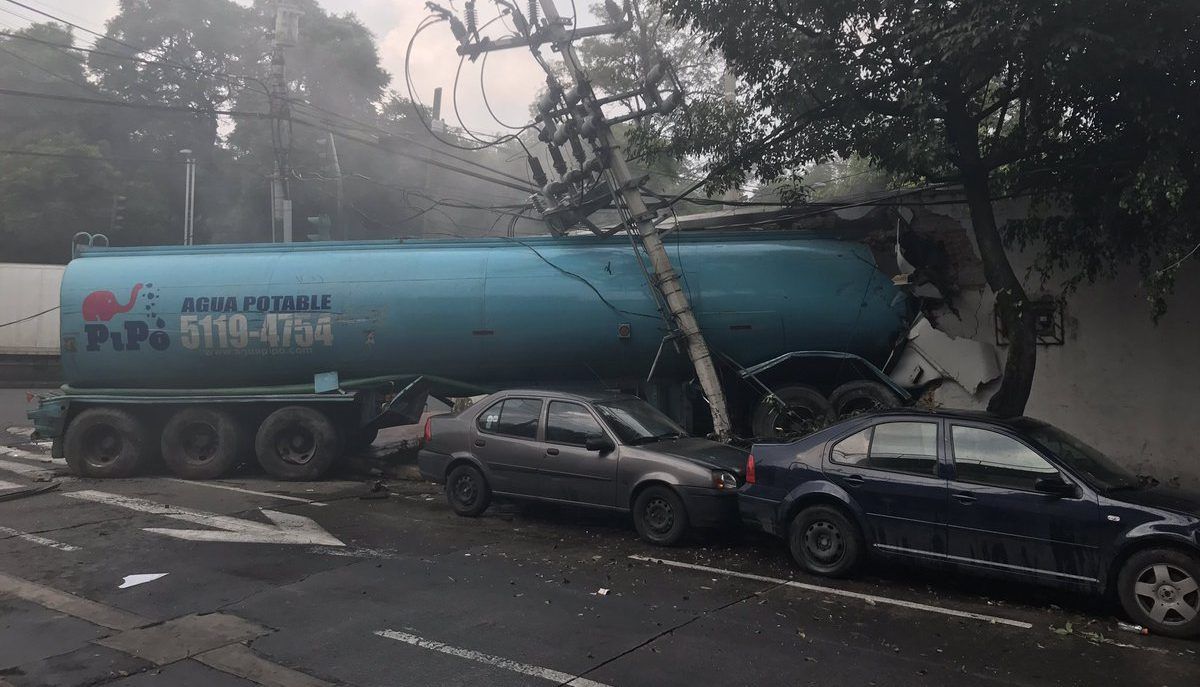 Chofer de pipa culpó a frenos por accidente - pipa-pipo-e1506463112576