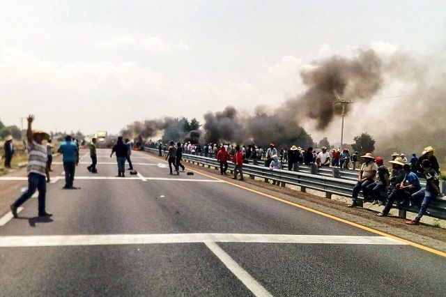 Ladrones de combustible cierran la Puebla-Orizaba